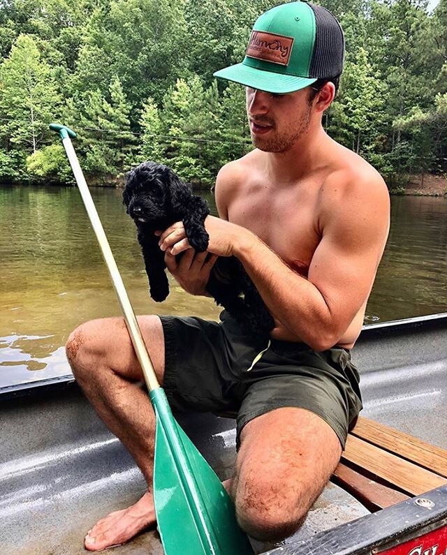 Puppy adventures!! eLitedogscLub has an official Puppy Training adventure guy! So excited to add Keaton to our team. Pipers yellow got to go out in the canoe today. #harmonydoodles #puppyadventures #doodleadventures